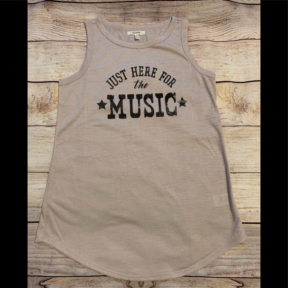 Women’s graphic T-shirt